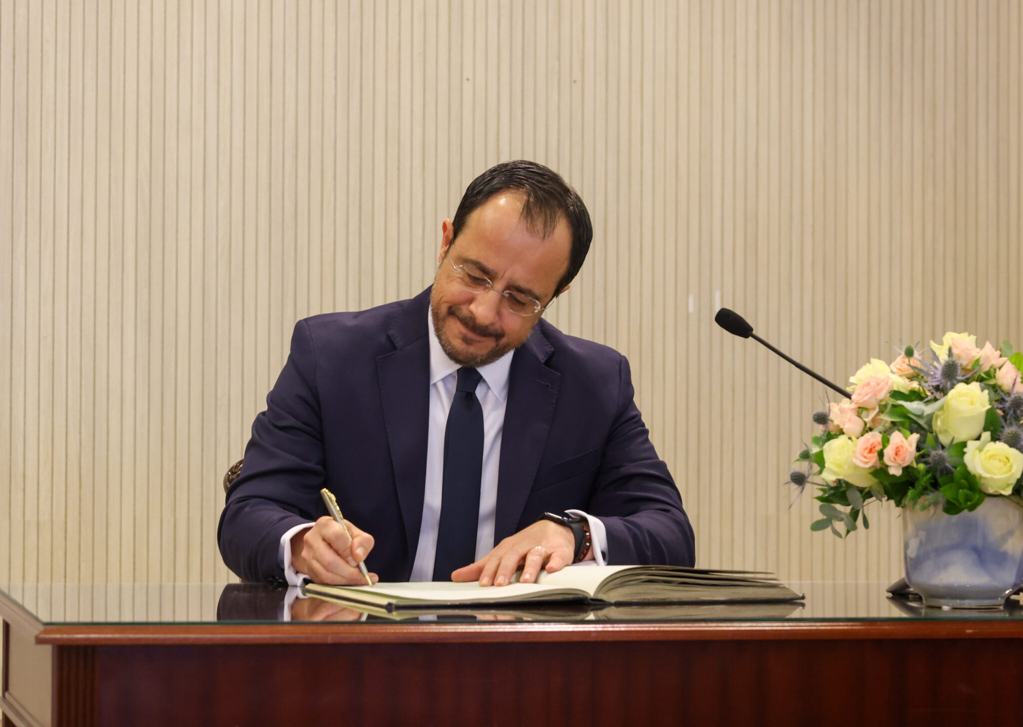 Οι εξηγήσεις ΠτΔ για τις «σειρήνες» και το συμβόλαιο με τον κυπριακό λαό