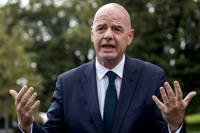 Ινφαντίνο: «Όταν οι οπαδοί ομάδας κάνουν ρατσιστικές πράξεις, να χάνει το ματς»