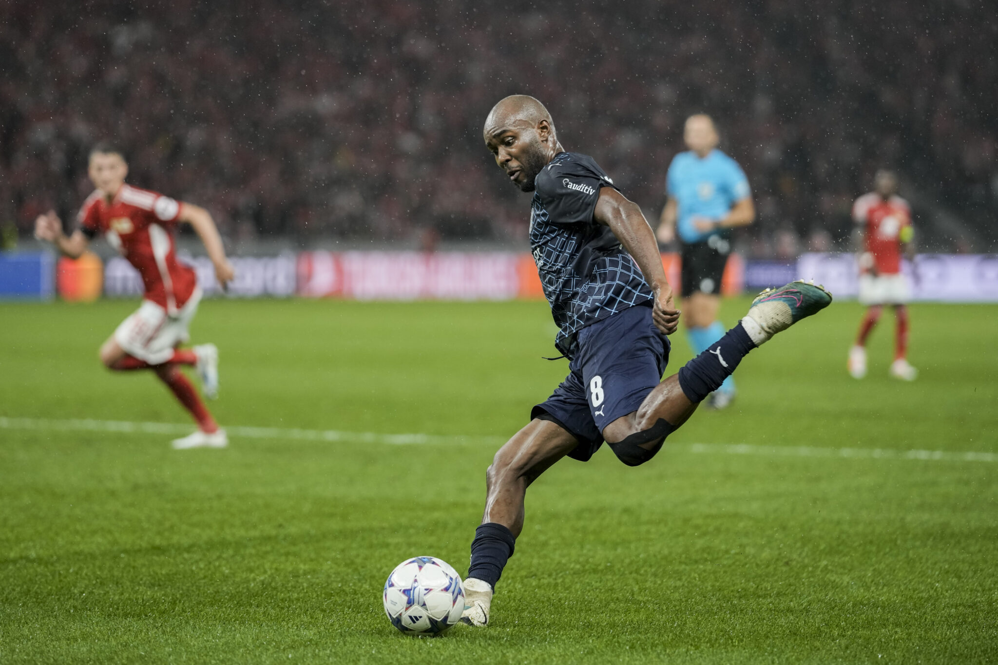 Το παλεύει για στόπερ ο Ολυμπιακός, έρχεται ο Αλ Μουσράτι