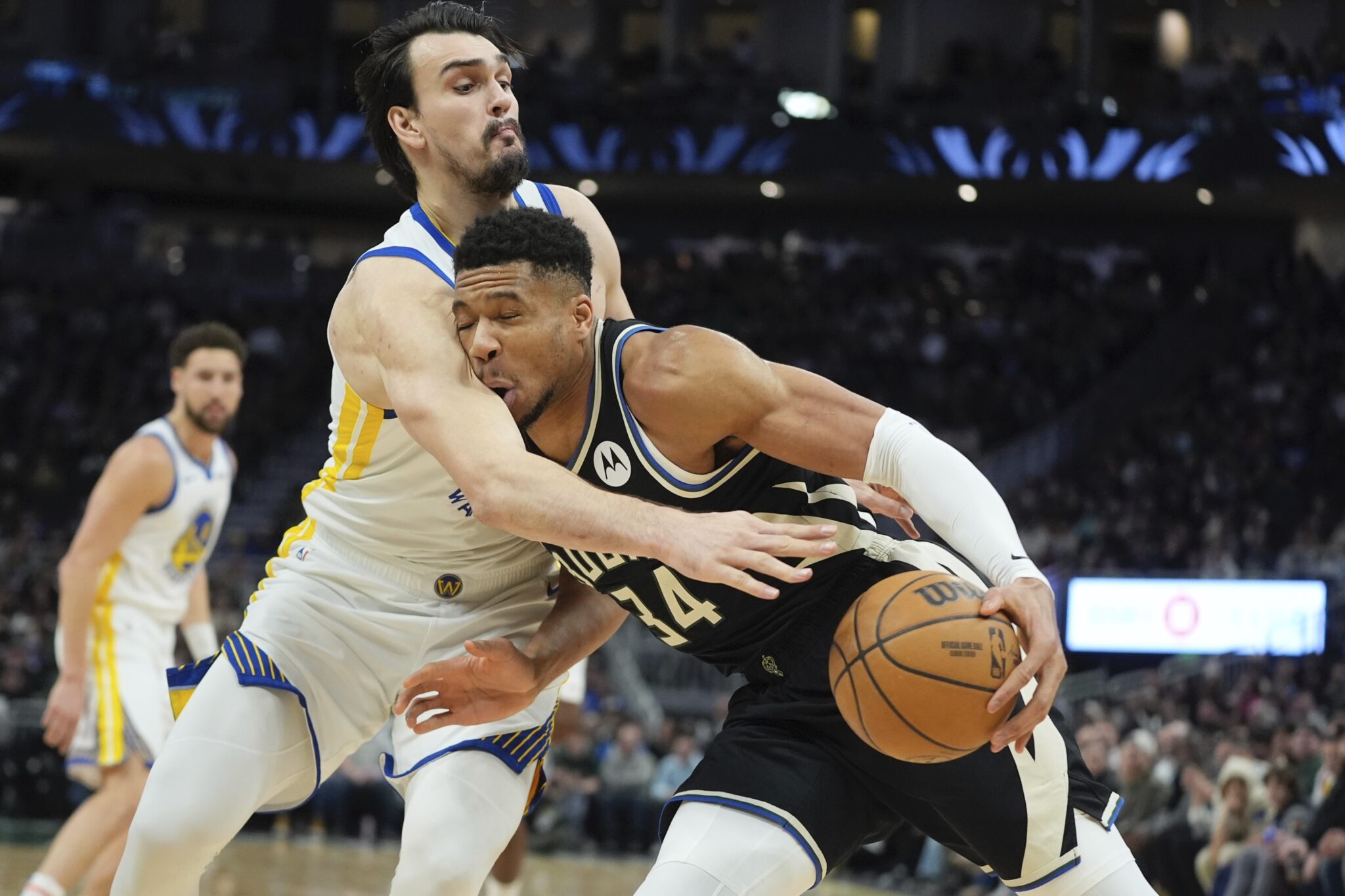 Στο τέλος μίλησε ο Γιάννης και οι Μπακς νίκησαν τους Γουόριορς