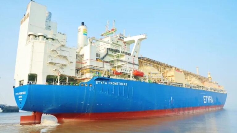 Από αναβολή σε αναβολή το τερματικό LNG