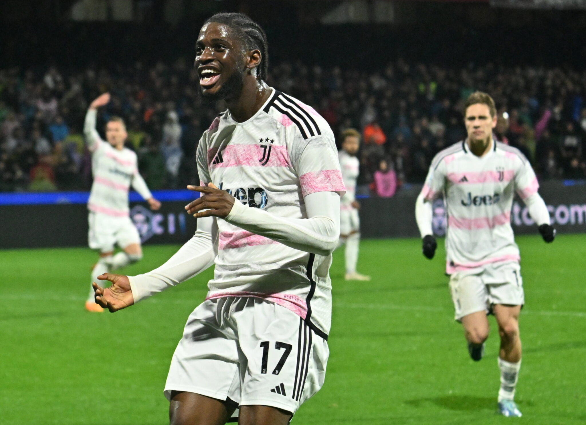 Γιουβέντους με ψυχή, πέρασε από το Σαλέρνο και πιέζει την Ίντερ