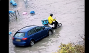Δρόμοι – ποτάμια σε Λεμεσό και Λάρνακα μετά από λίγα λεπτά βροχής (ΒΙΝΤΕΟ)