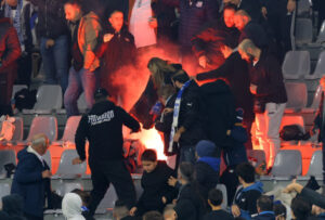 Στο τραπέζι εισηγήσεις και προβληματισμοί της Κυβέρνησης για τη βία στα γήπεδα
