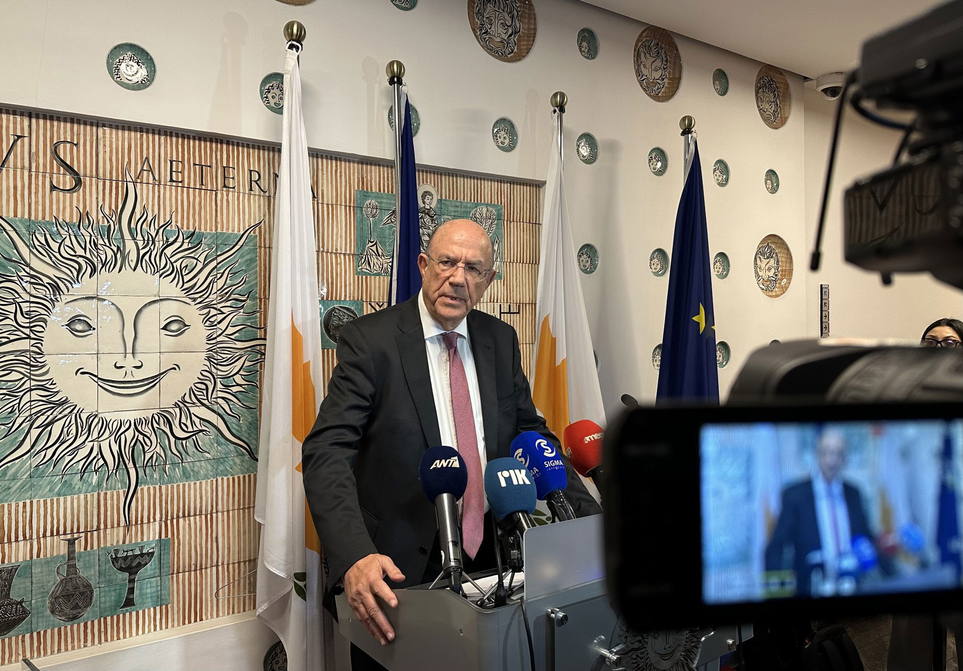 Πάει Βρυξέλλες ο Υπουργός Οικονομικών