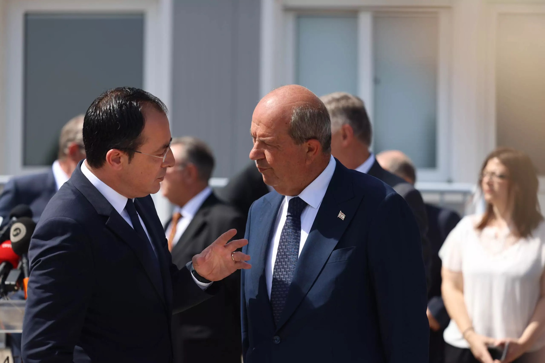 Χωρίς εκπλήξεις ο πρώτος κύκλος επαφών της Κουεγιάρ στο νησί