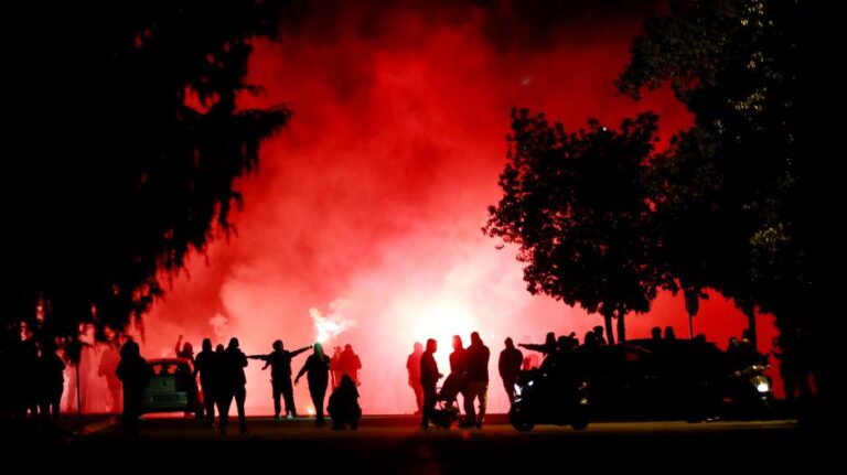 Πετροβόλησαν περιπολικό μετά το Ομόνοια 29- Ανόρθωση