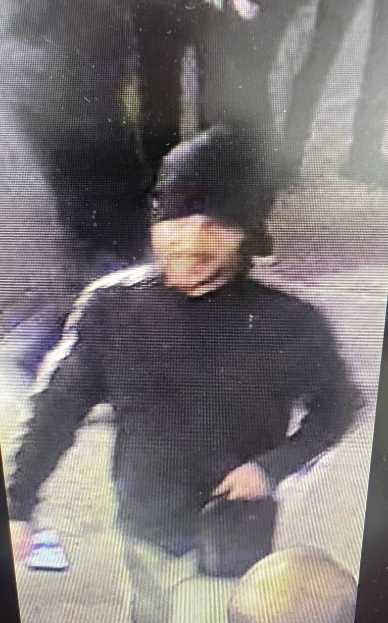 ΦΩΤΟ: Ψάχνουν ακόμη έναν για τα επεισόδια στη Λεμεσό