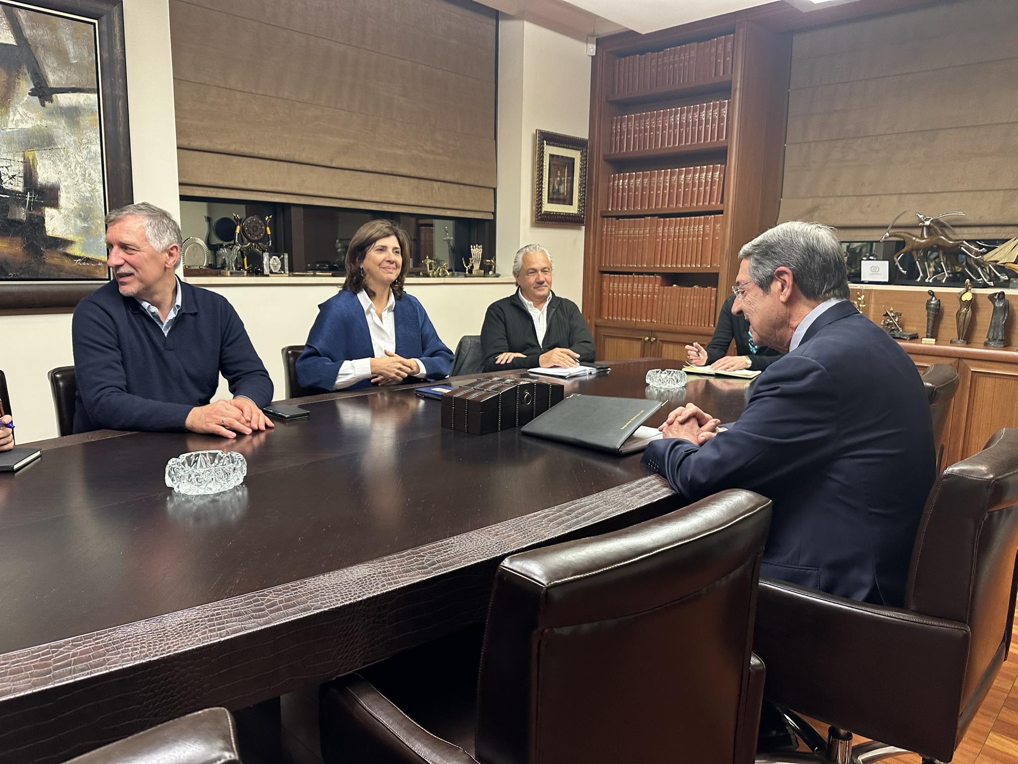 ΒΙΝΤΕΟ/ΦΩΤΟ: Σε εξέλιξη η συνάντηση Ολγκίν – Αναστασιάδη στη Λεμεσό