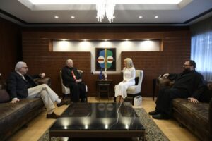 Με τον Αρχιεπίσκοπο Μαρωνιτών συναντήθηκε η Πρόεδρος της Βουλής