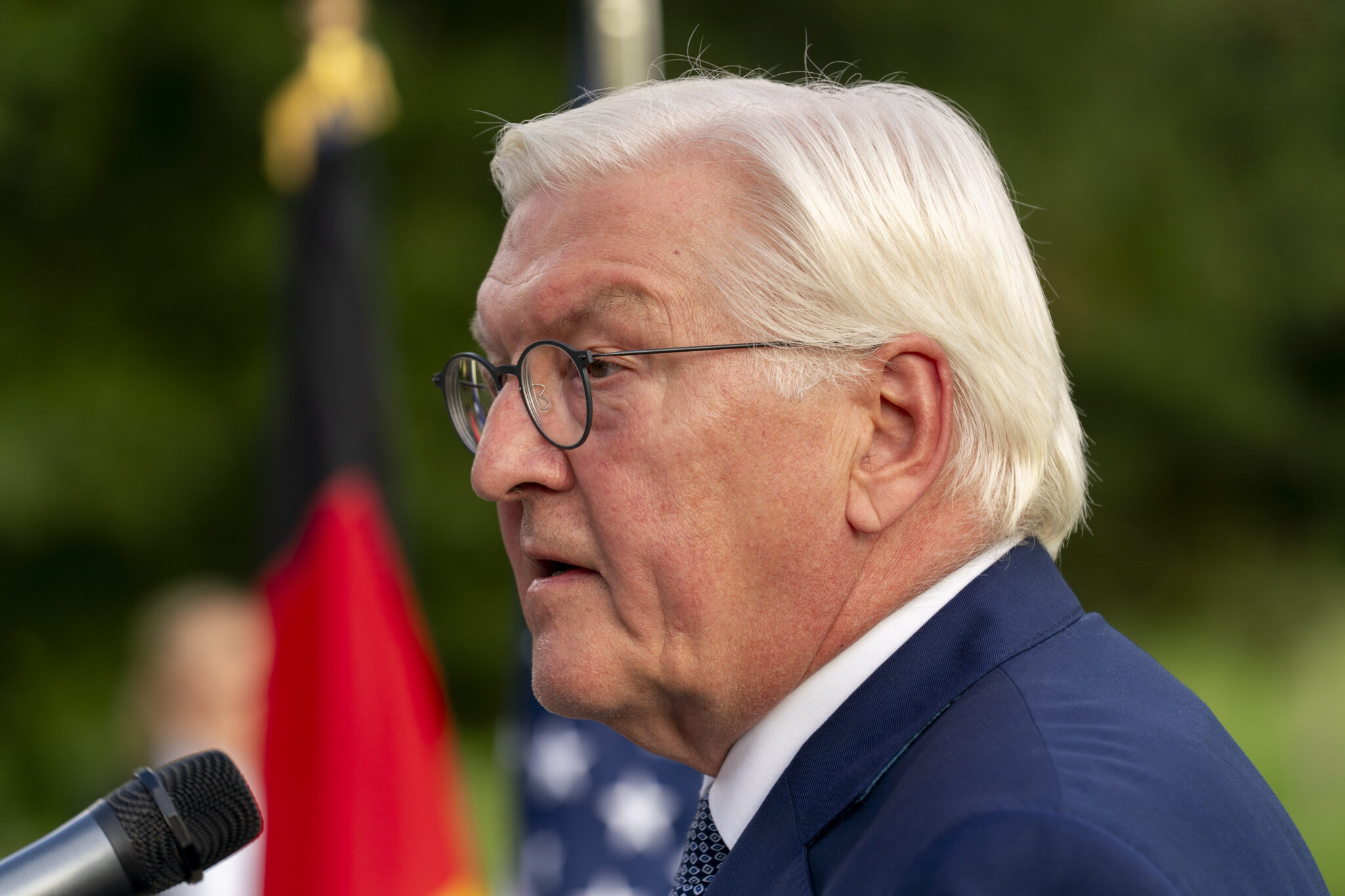 Μεταφέροντας μηνύματα στήριξης έφτασε στην Κύπρο ο Σταϊνμάιερ