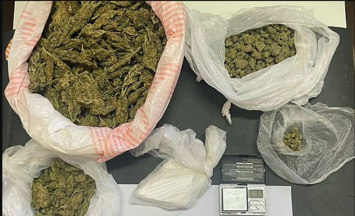 Έκρυβε κοκαΐνη και κάνναβη δίπλα στο σπίτι του στη Ρόδο