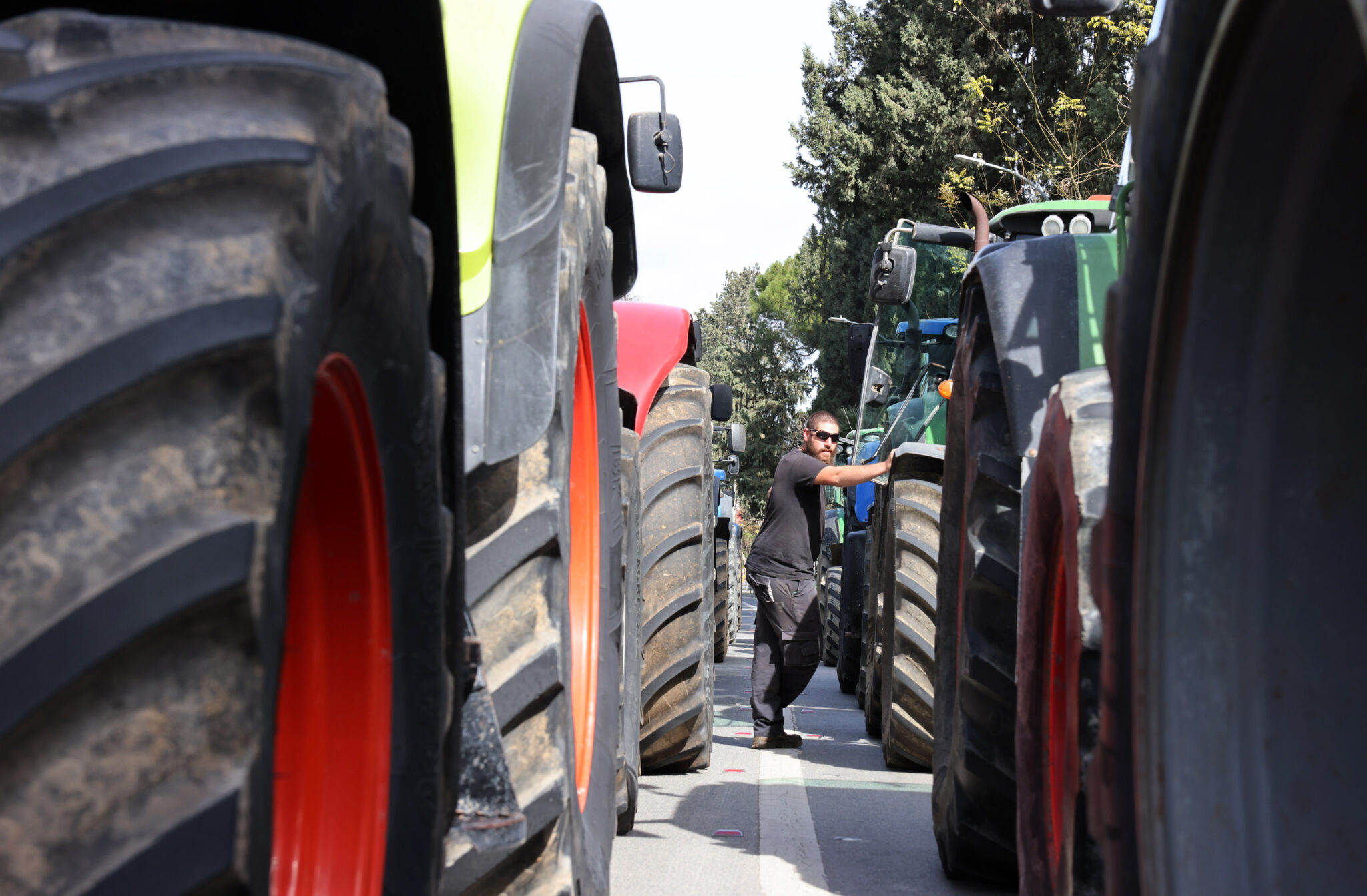 Στη μέγγενη χιλιάδες αγρότες… ζητούν πράξεις και όχι λόγια