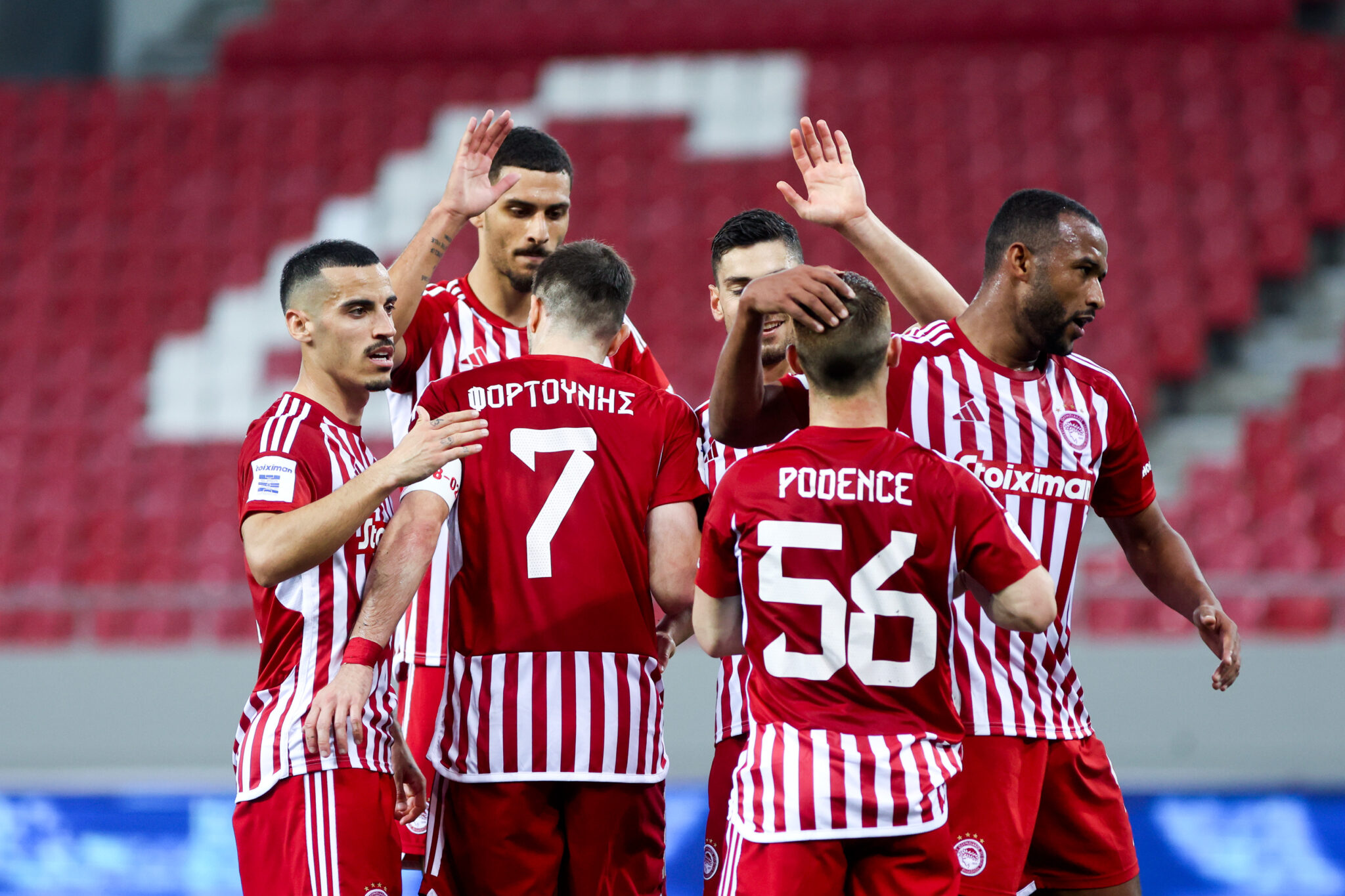 Ξέσπασε υπό το βλέμμα του Μεντιλίμπαρ και… βλέπει Φερεντσβάρος ο Ολυμπιακός