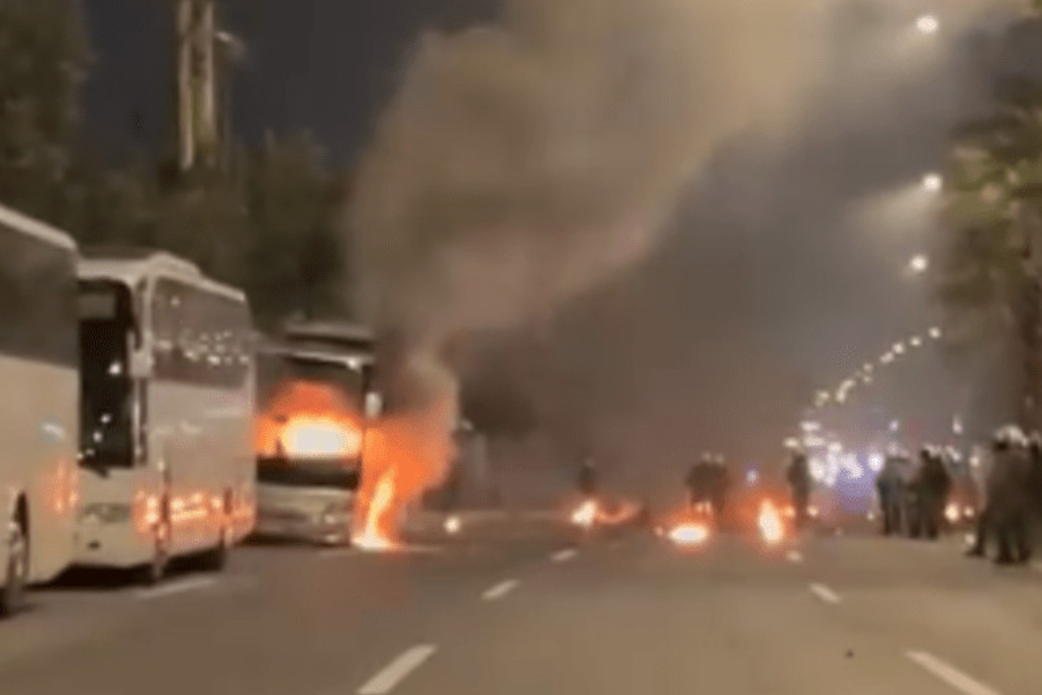 Πεδία μάχης ΑΕΙ σε Αθήνα και Θεσσαλονίκη, με εκτεταμένα επεισόδια (ΒΙΝΤΕΟ)