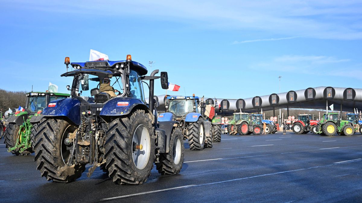 Απέκλεισαν τους δρόμους οι Ισπανοί αγρότες, Ιταλοί οδεύουν προς τη Ρώμη
