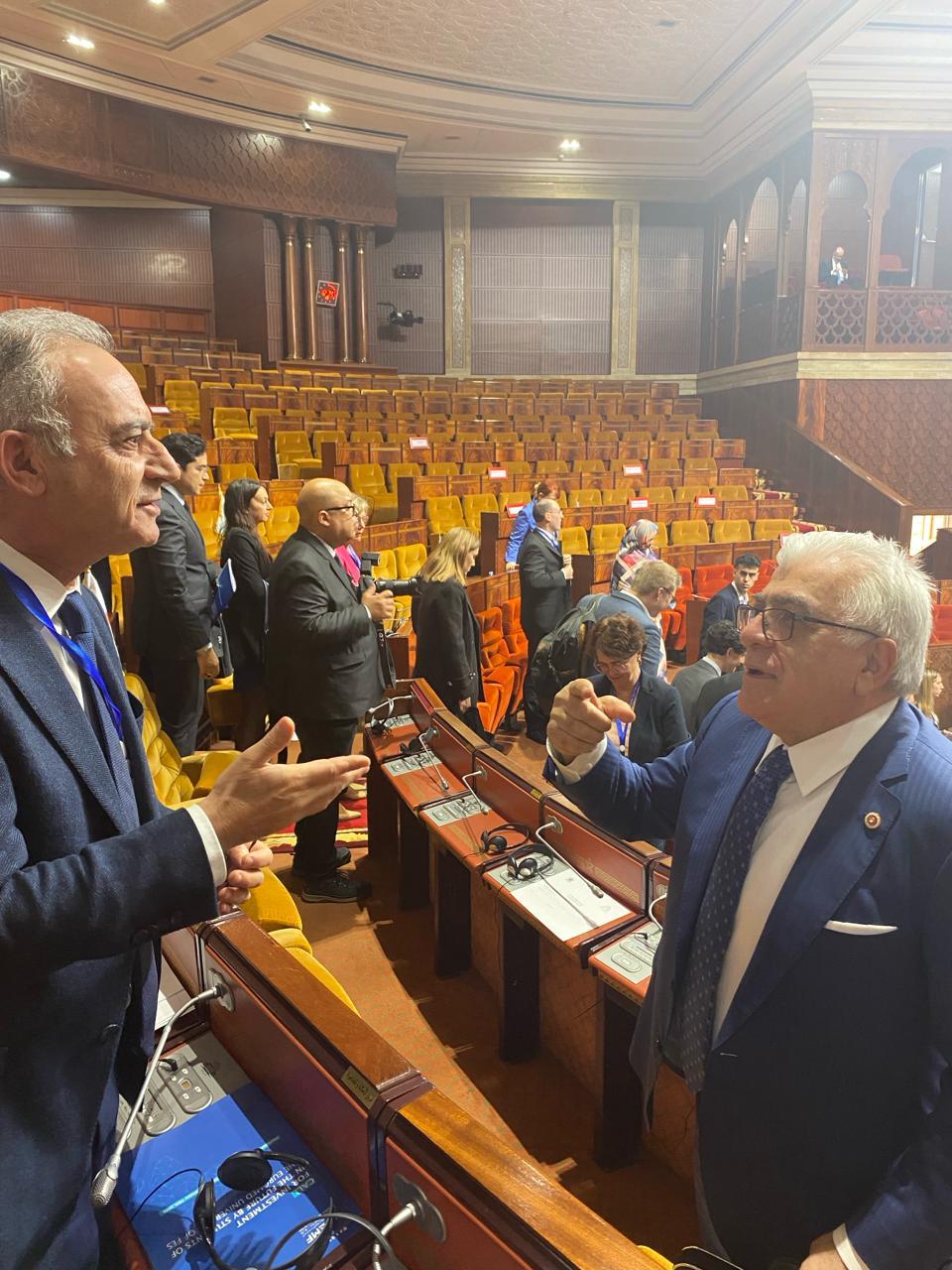 Θερμός διάλογος Αβέωρφ με Samil Ayrim στη Συνέλευση της Ένωσης για τη Μεσόγειο