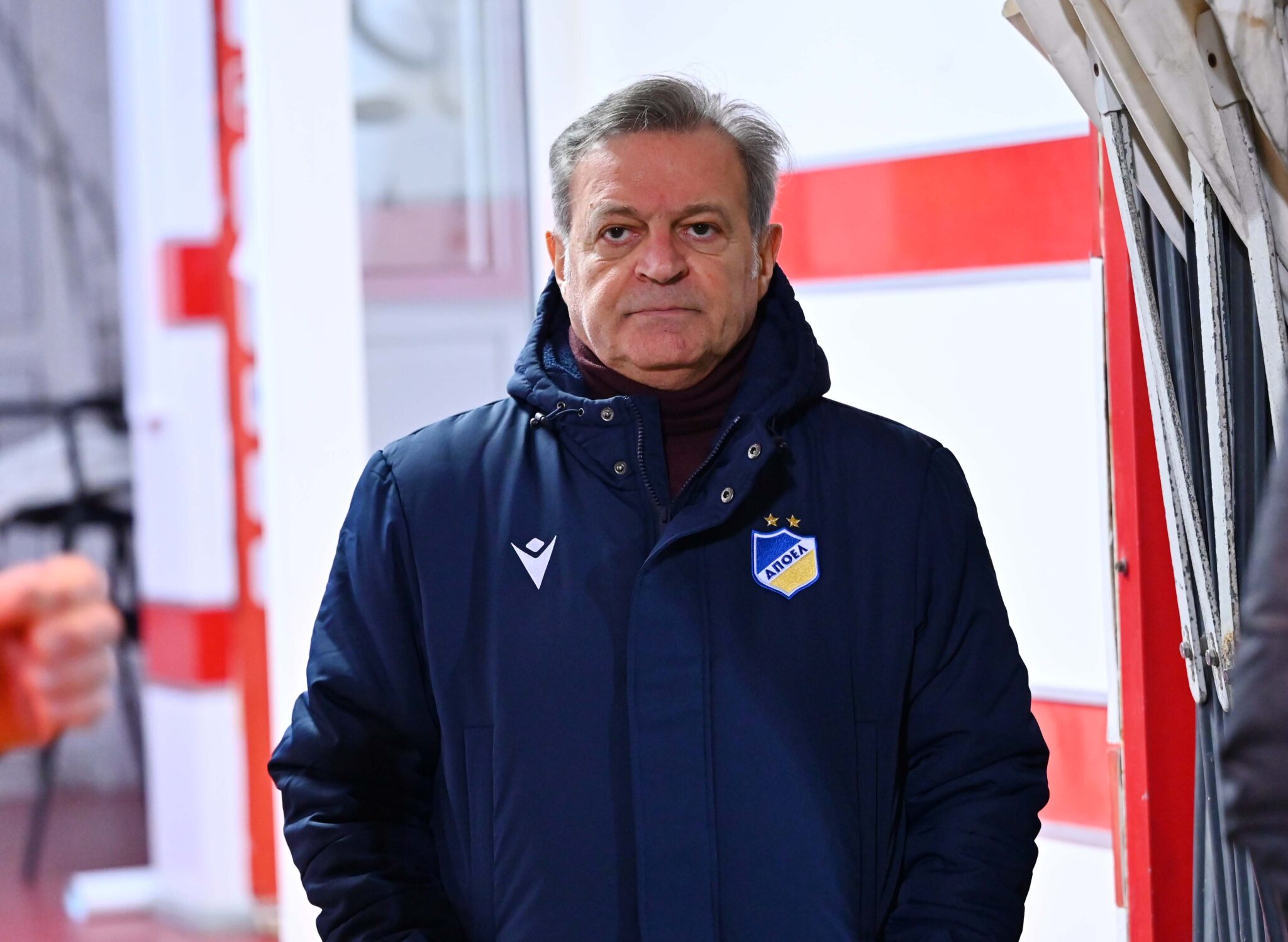 ΑΠΟΕΛ: «Εμφανέστατες παραβάσεις δεν σφυρίζονται, λες και το VAR δεν έχει έρθει»