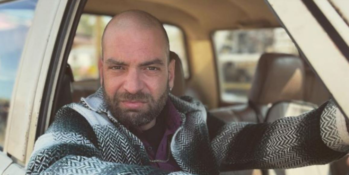 Μανώλης Αναστασίου: “Βρέθηκα διευθυντής στη Μύκονο σε μια εταιρεία με βίλες”