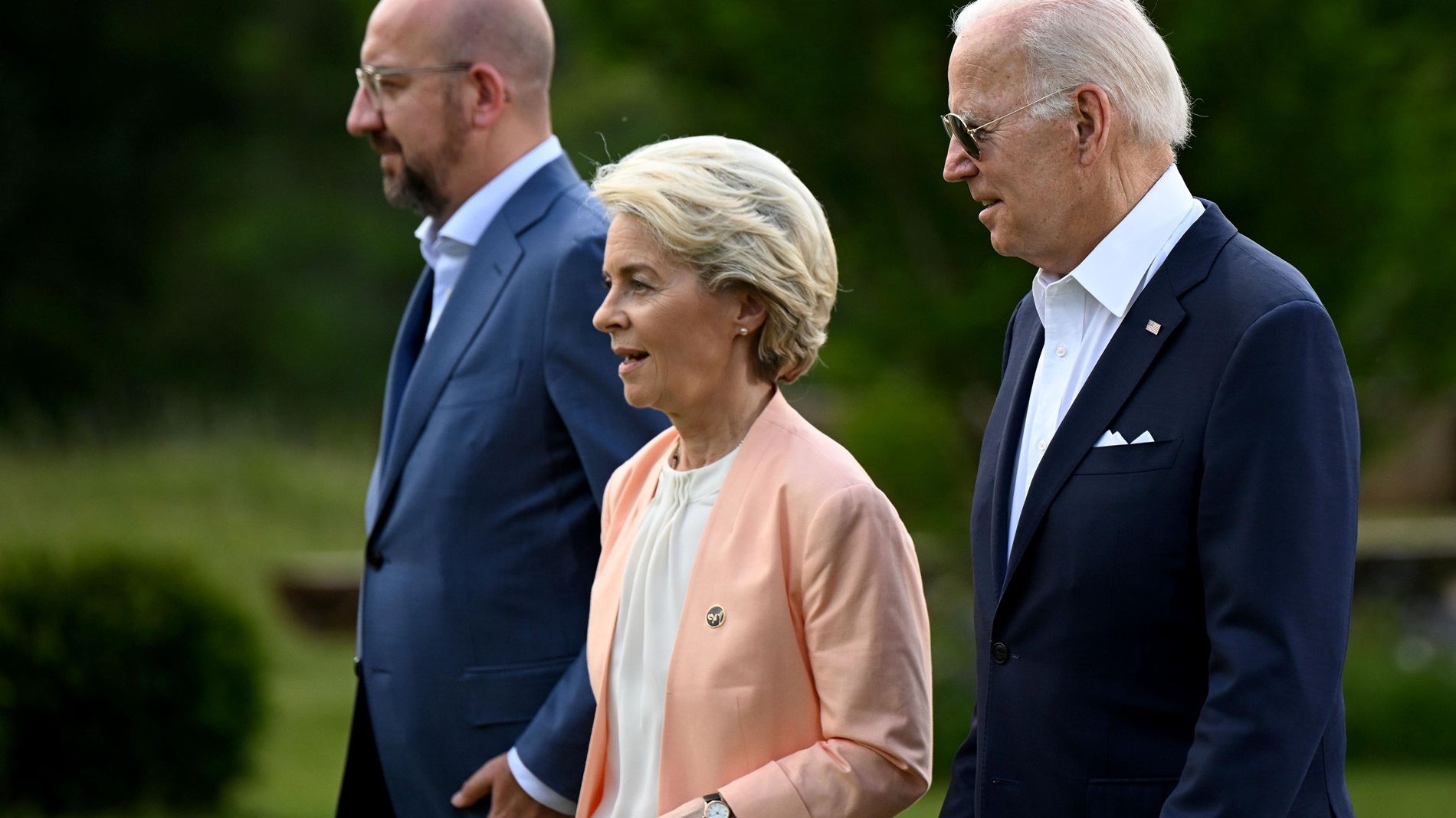 Στη «μέγγενη» διεθνών κυρώσεων η Ρωσία παραμονές του 2ου χρόνου πολέμου (ΒΙΝΤΕΟ)