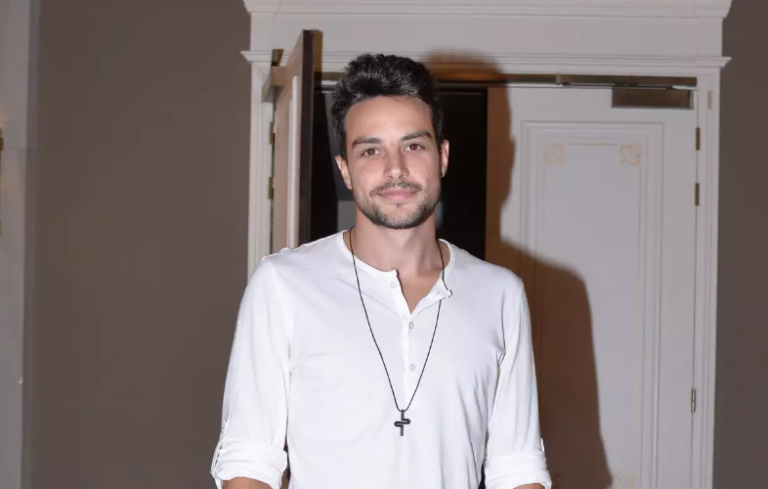 Άρης Μακρής: Η μακροσκελής ανάρτηση για τις φήμες ότι κακοποιούσε την Άννα Μαρία