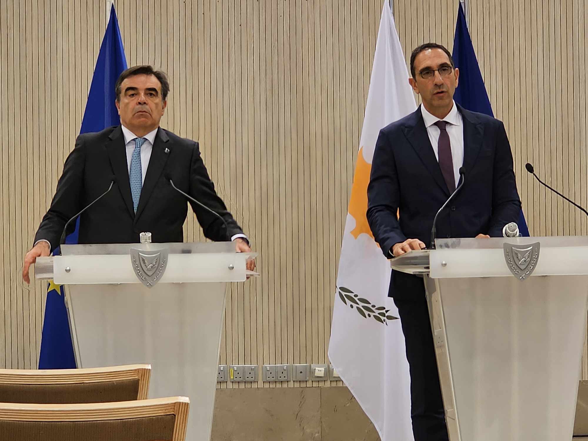 ΥΠΕΣ προς Σχοινά: «Nα θέσουμε τον δάκτυλον επί τον τύπον των ήλων» για τη Συρία