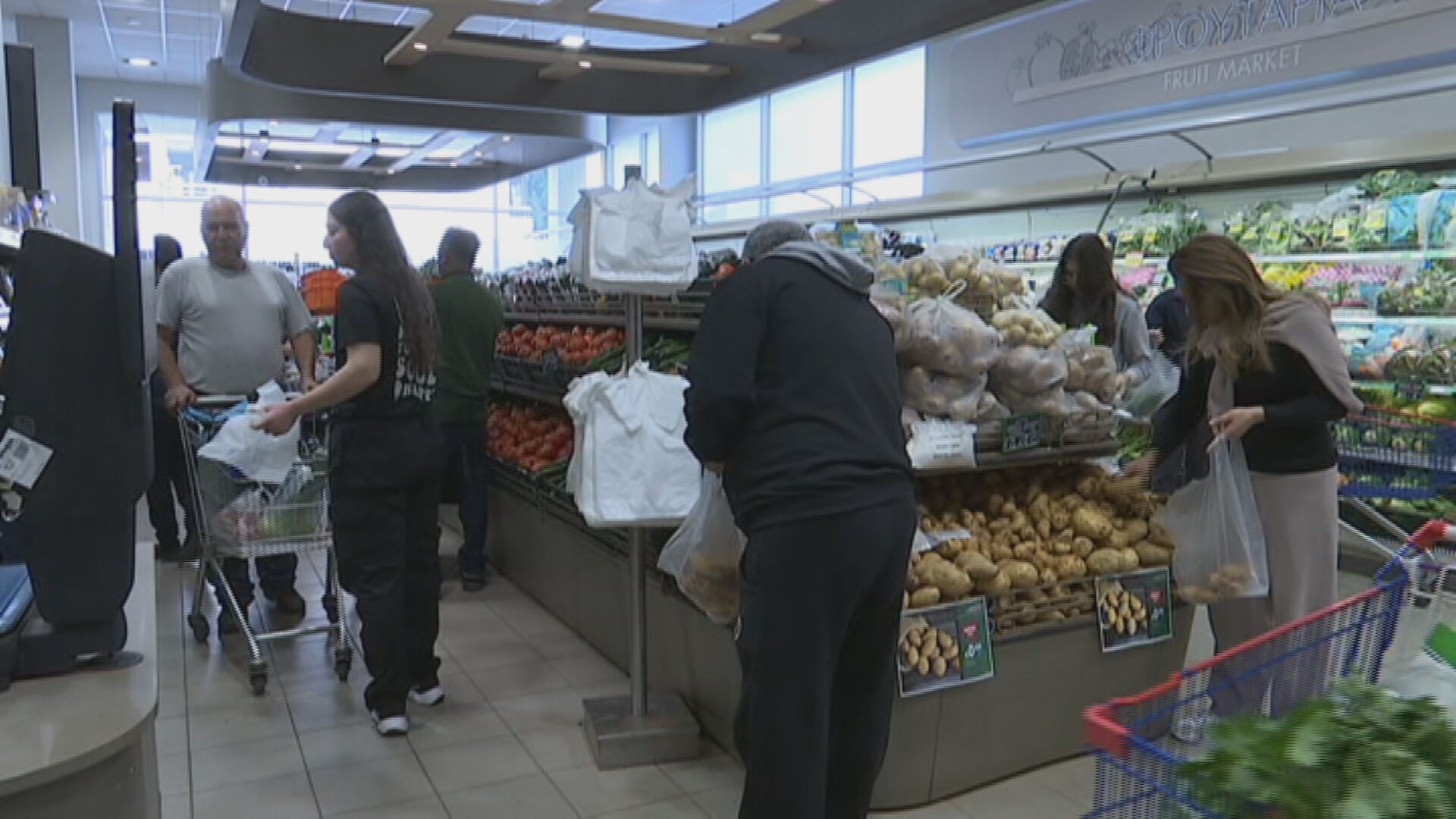 Το αδιαχώρητο στις υπεραγορές για το τραπέζι της Σαρακοστής (ΒΙΝΤΕΟ)