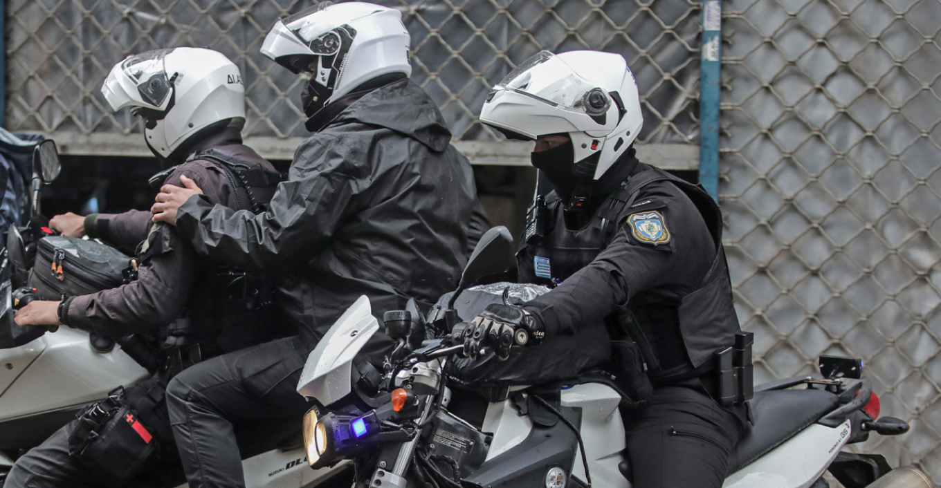 Ληστεία με πυροβολισμούς σε σούπερ μάρκετ στο Αιγάλεω