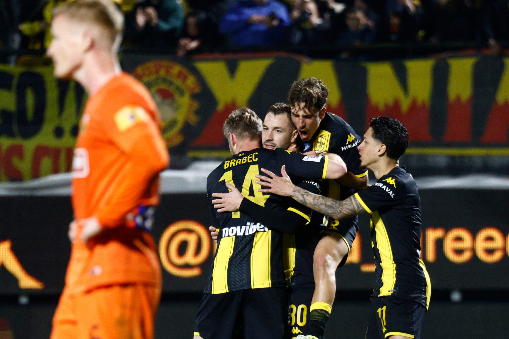 Πέταξε την ΑΕΚ από την κορυφή και έβαλε φωτιά στο πρωτάθλημα ο Άρης