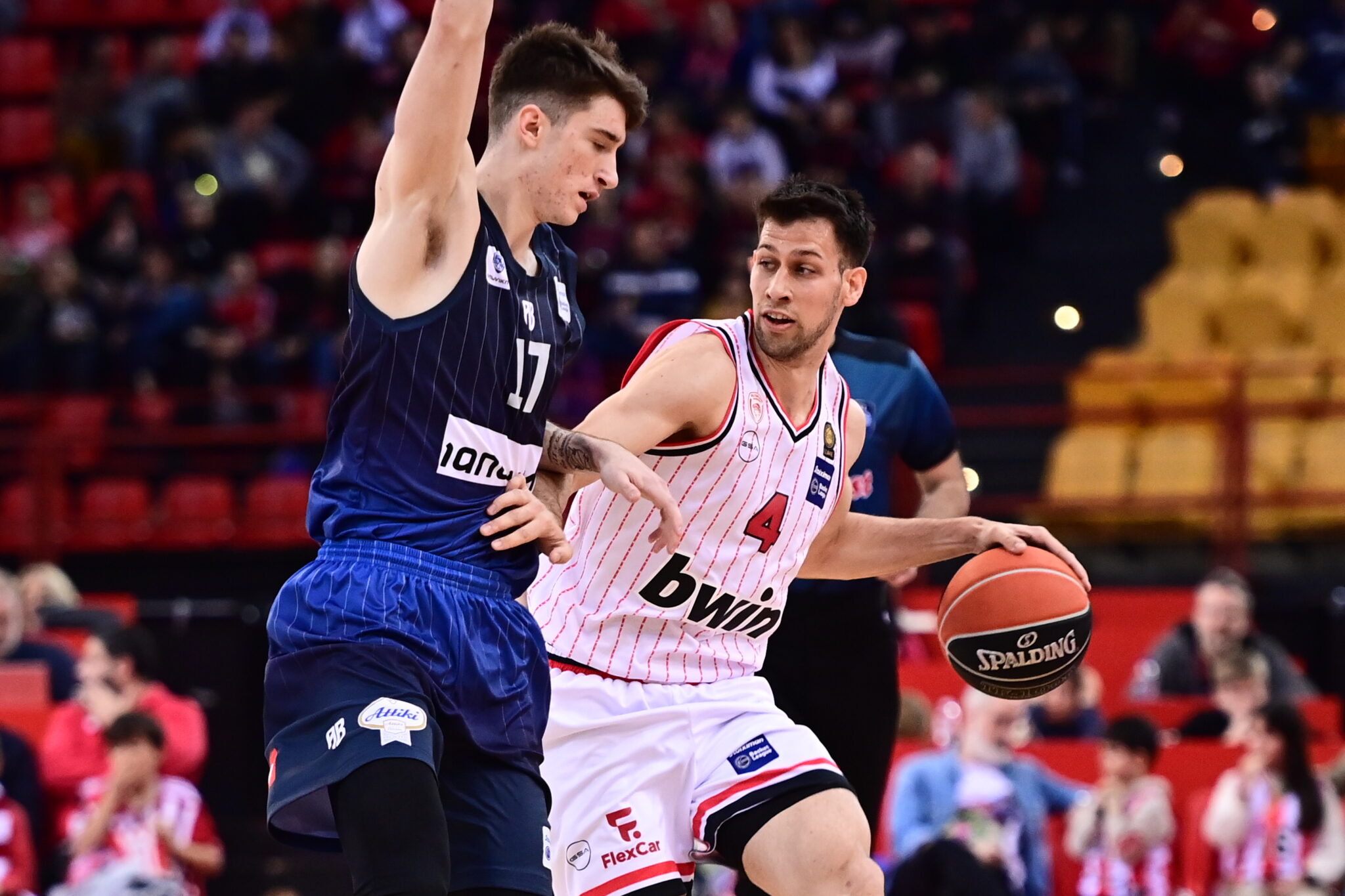 Λούντζης και Ράιτ… γλίτωσαν τον «άδειο» Ολυμπιακό από τη μαχητική Καρδίτσα