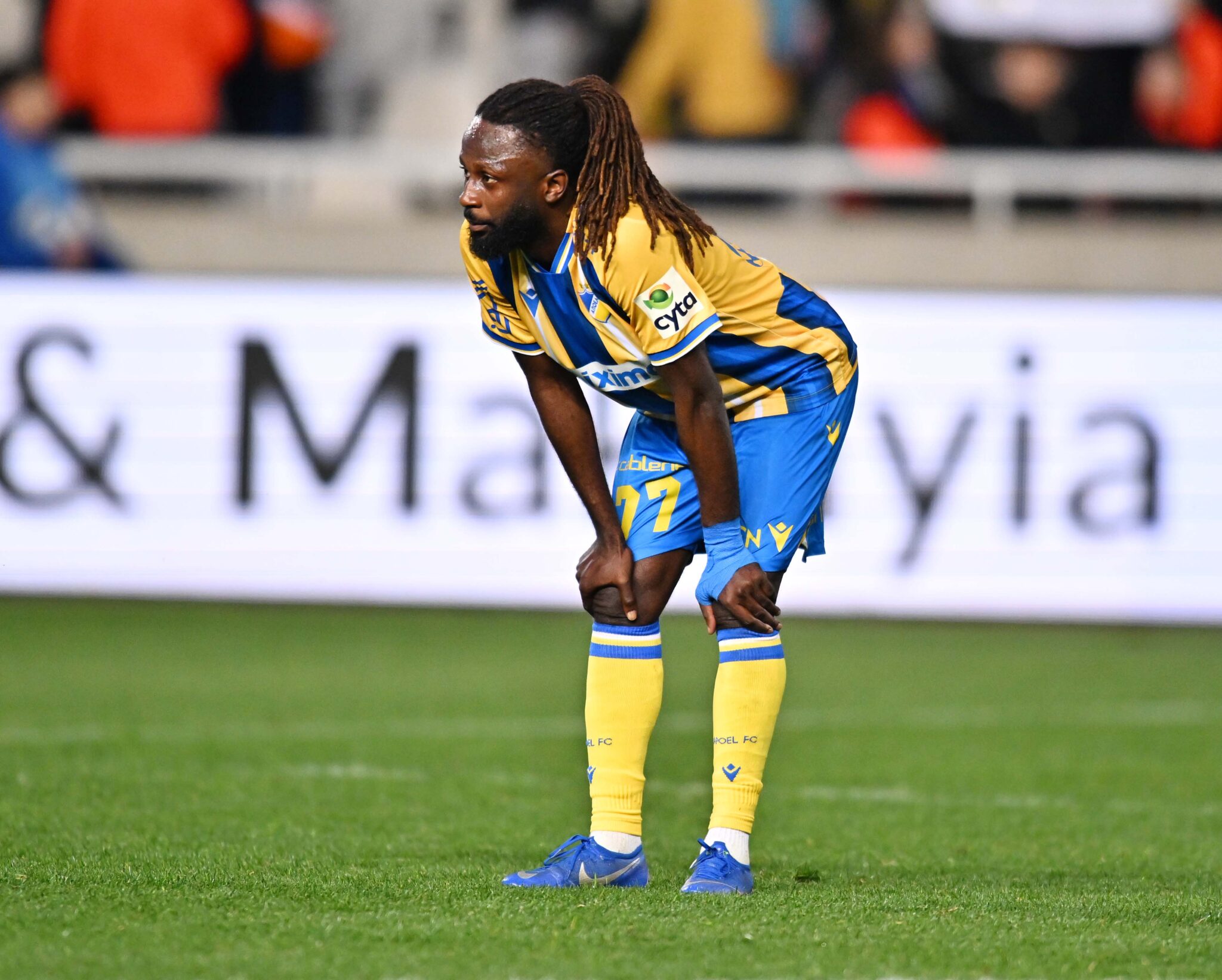 Έχασε το ντέρμπι αλλά όχι την κορυφή ο ΑΠΟΕΛ