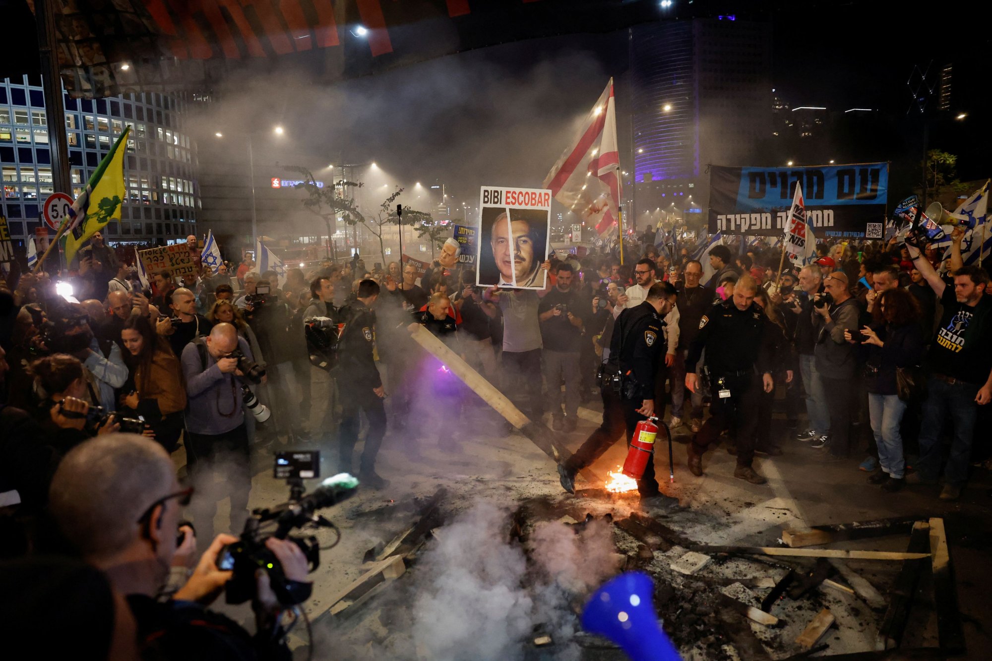 Χιλιάδες στους δρόμους του Ισραήλ, φουντώνει το κύμα οργής κατά Νετανιάχου(ΦΩΤΟ)