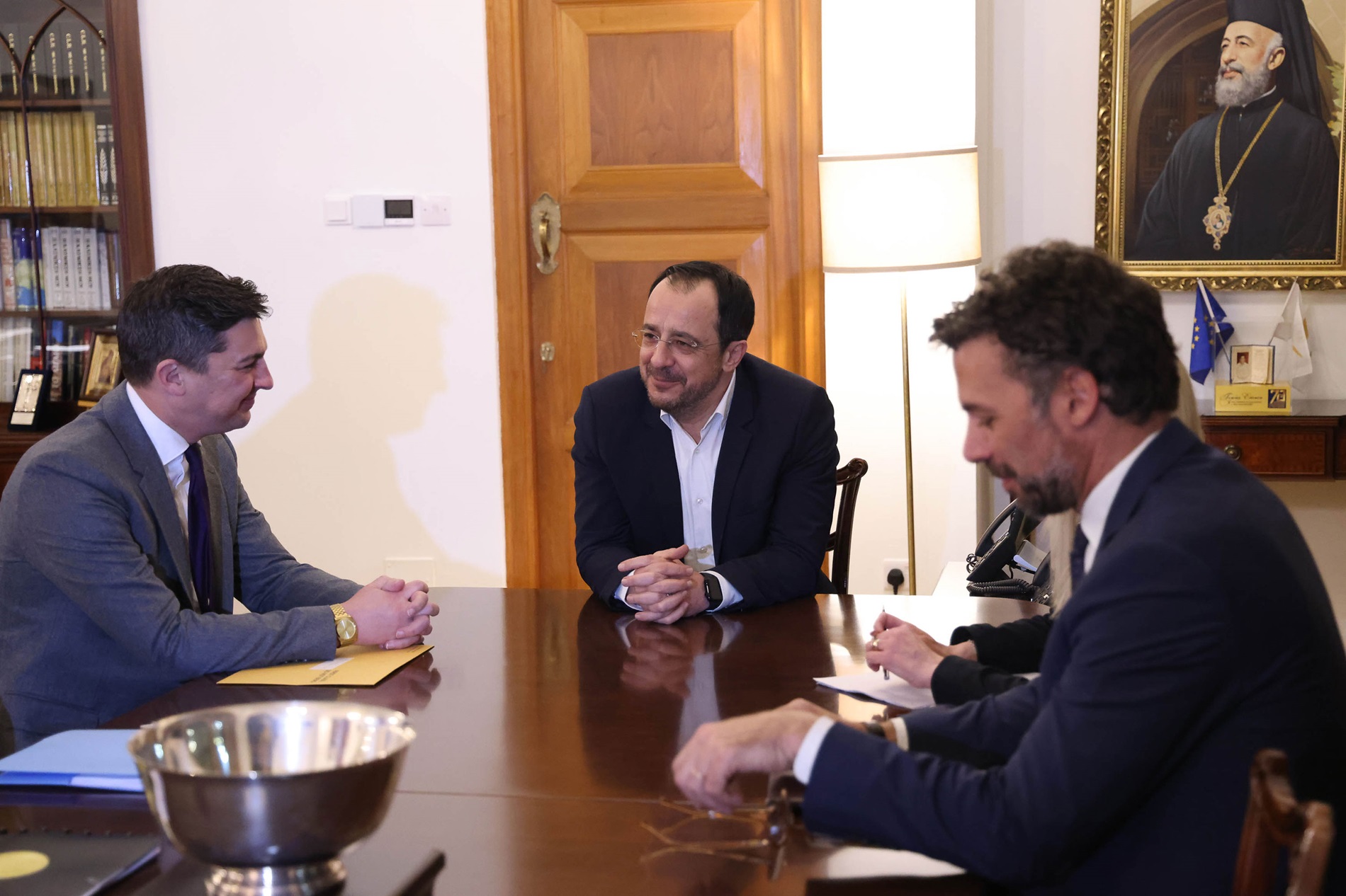 Χωρίς δηλώσεις ολοκληρώθηκε η συνάντηση Χριστοδουλίδη με τον Κέρτις Ριντ