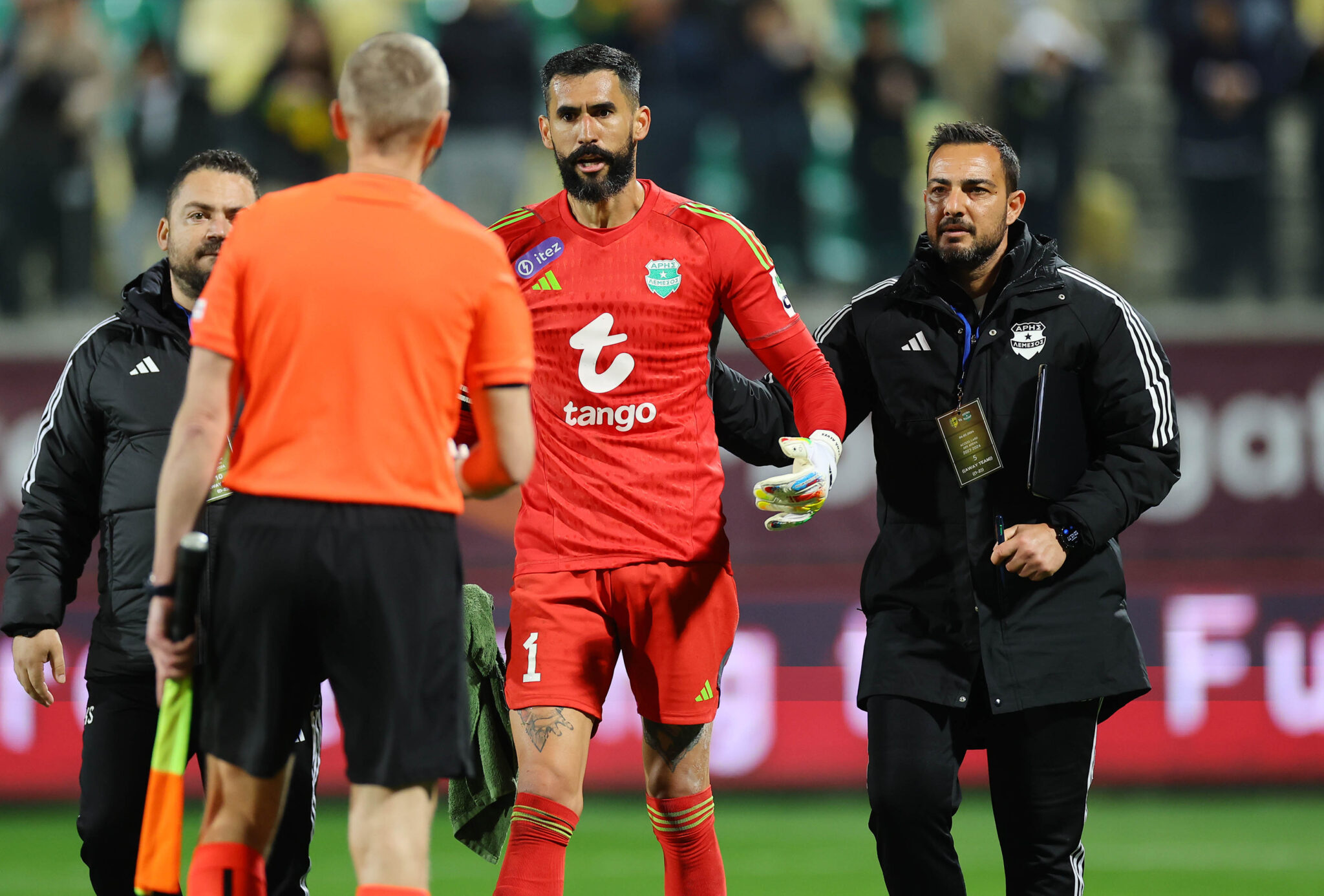 Άρης: «Ήχοι μαϊμούς και χειρονομίες…»