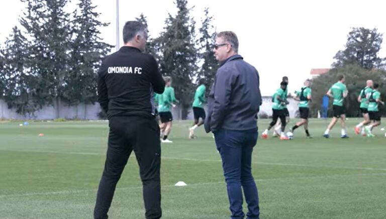 Στην Κύπρο ο Παπασταύρου, τετ-α-τετ με Αναστασίου στην προπόνηση (ΒΙΝΤΕΟ)