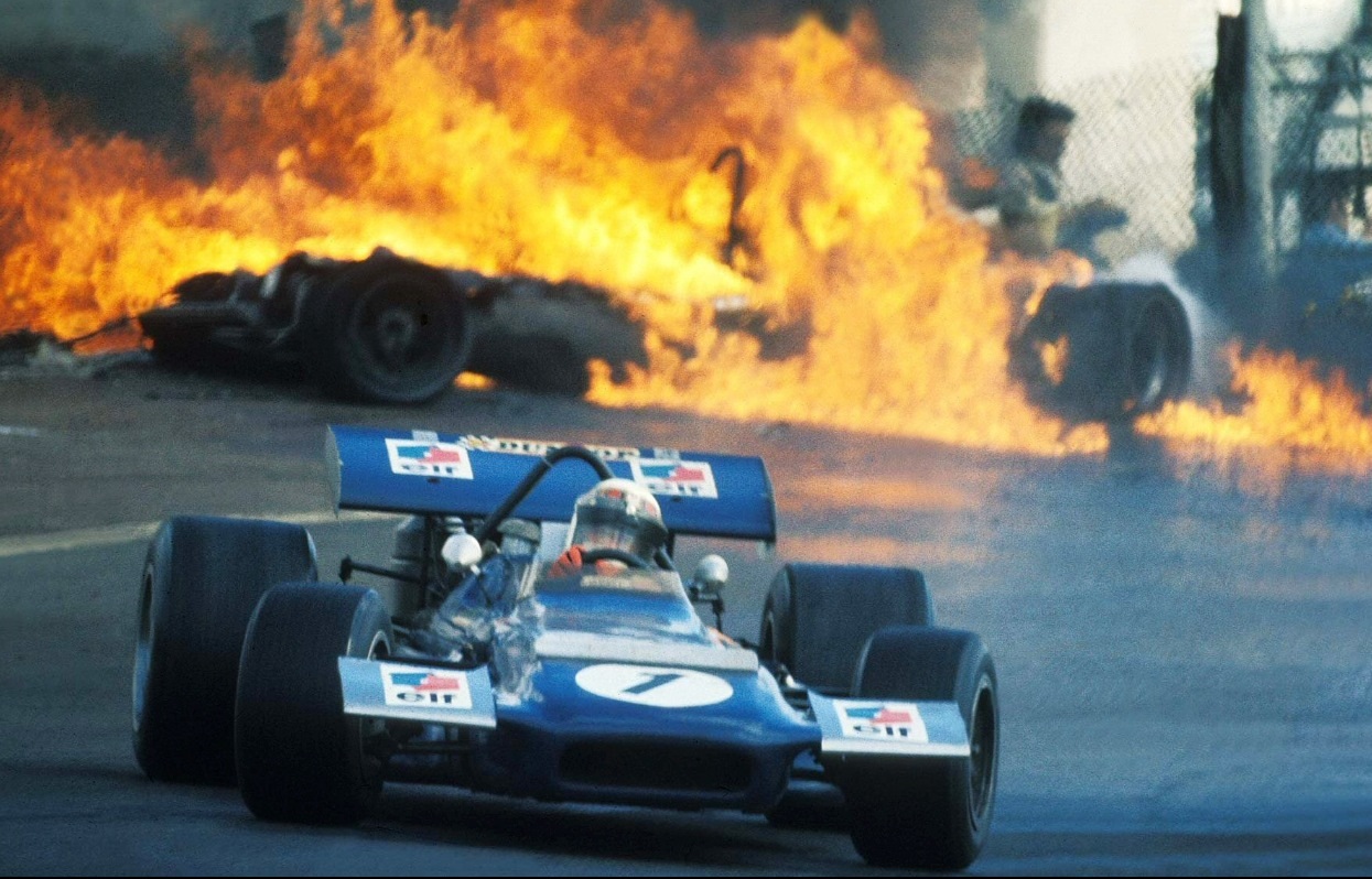 Ποια φωτιά στο γρασίδι;