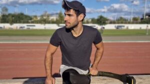 "Ο συρμός έτρεχε με τη διπλάσια ταχύτητα, με έσερνε περίπου για 20 μέτρα"