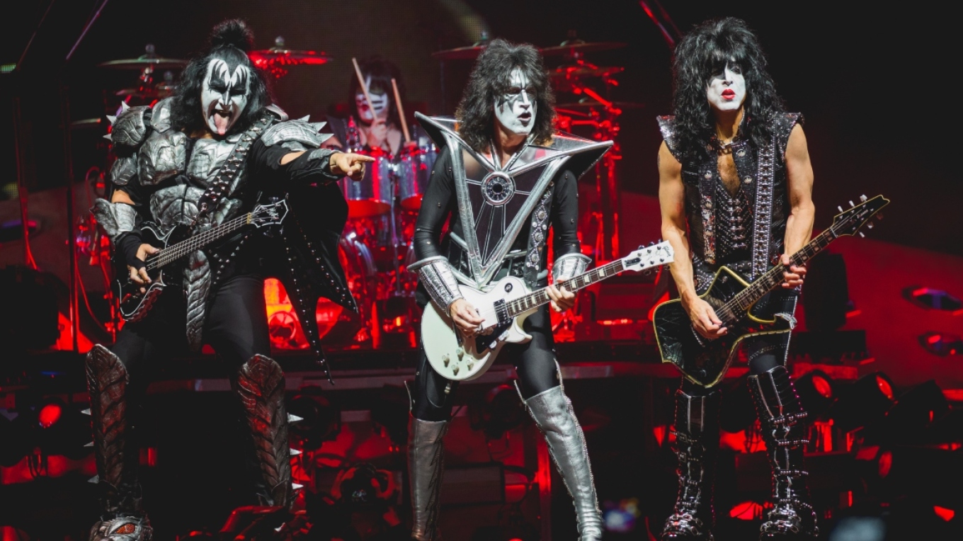 KISS: Πουλάνε την μουσική, το όνομα και την "εικόνα" τους για αυτό το ποσό