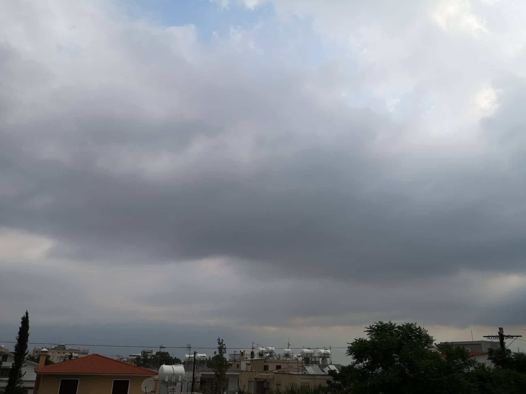 Δεν φεύγει η σκόνη, πότε αναμένονται βροχές