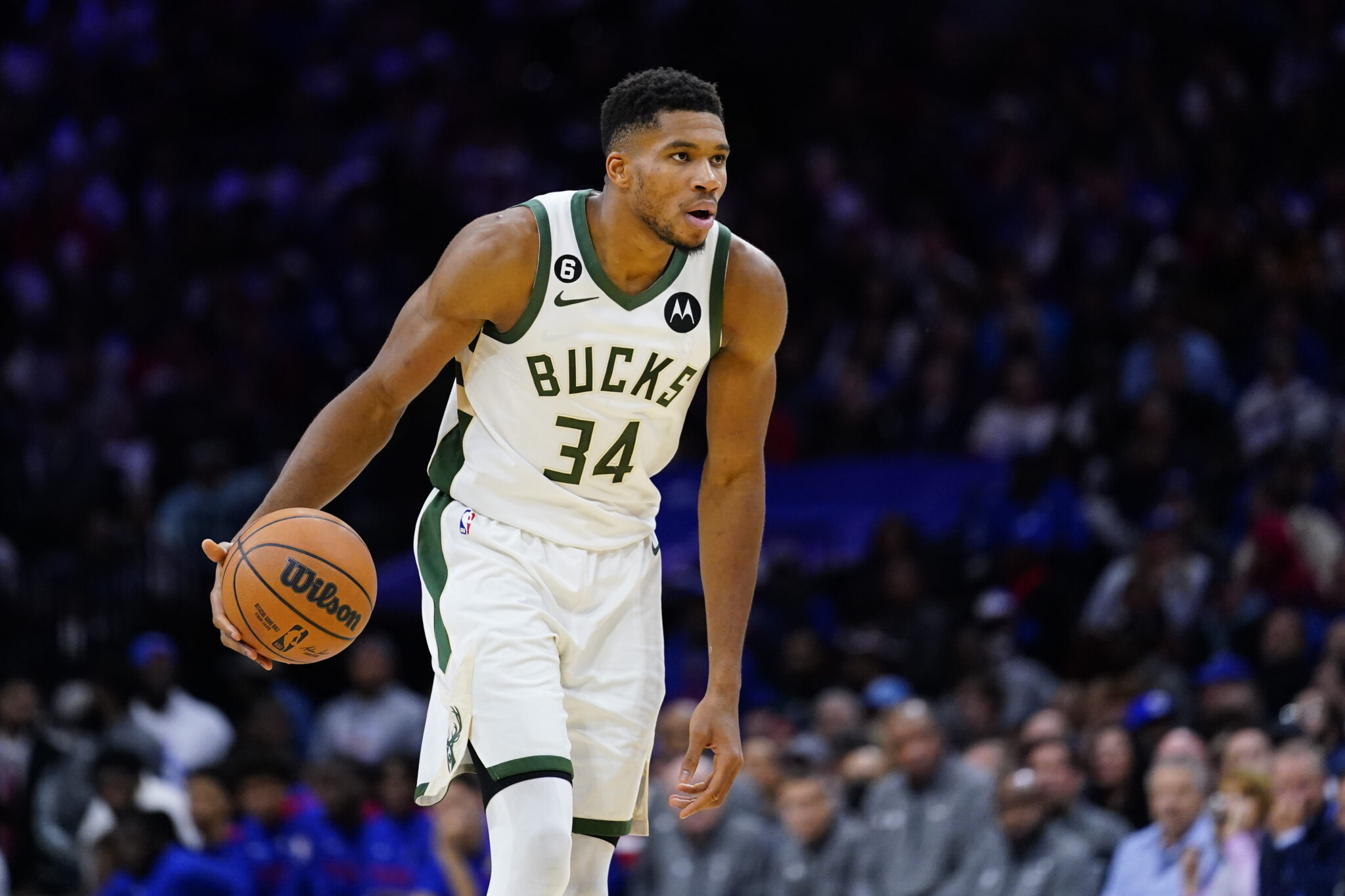 Αμφίβολος για το Game 1 με τους Πέισερς ο Γιάννης