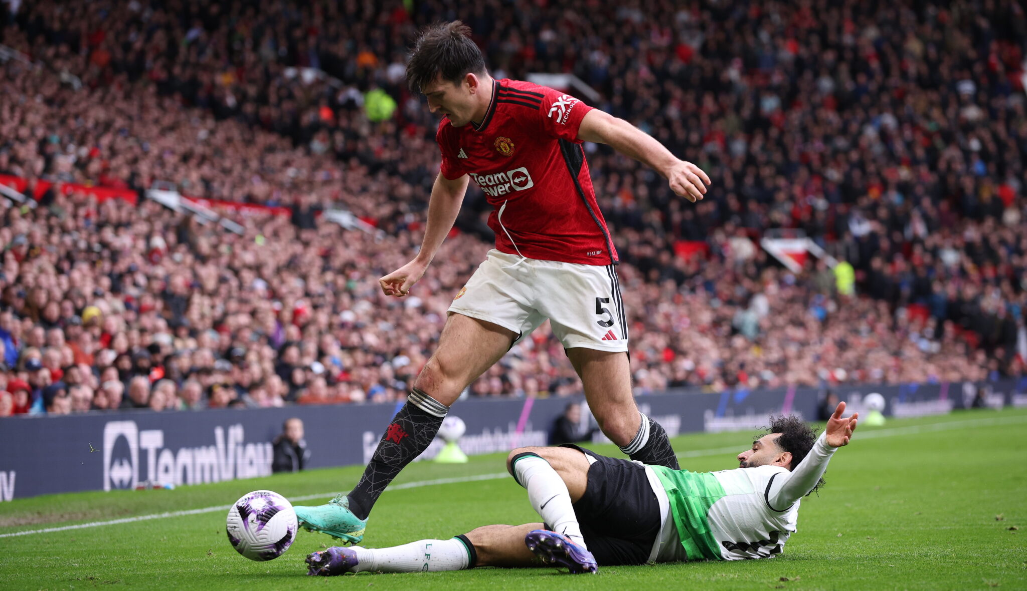 «Φρέναρε» τη Λίβερπουλ και έβαλε ξανά φωτιά στην κορυφή η Μάντσεστερ Γιουνάιτεντ