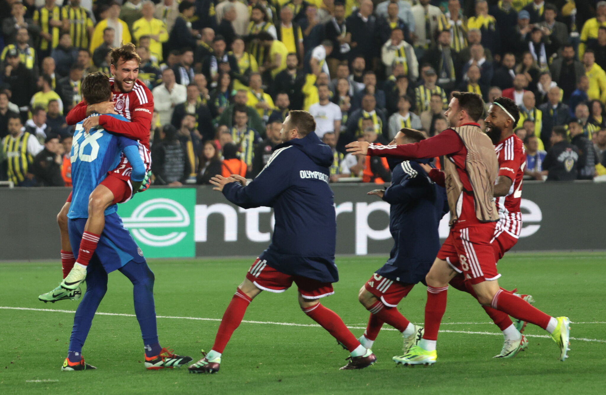 «Χαμός» τη Μεγάλη Πέμπτη με ημιτελικά Conference και playoffs Ευρωλίγκας
