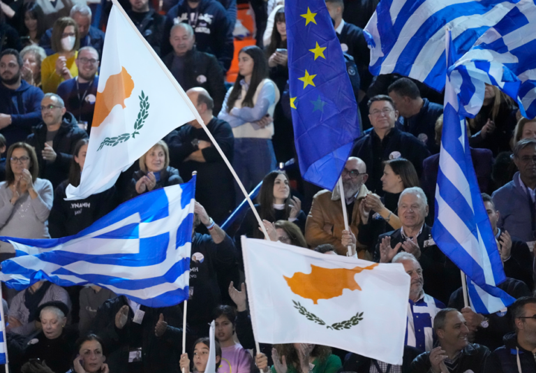 Στον δρόμο προς τις κάλπες: Η προεκλογική «μάχη» θα δοθεί ξανά στα καφενεία