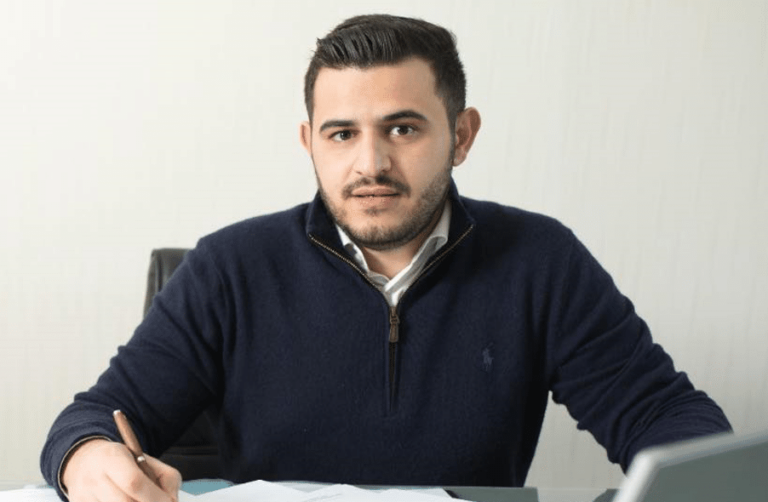 Παραιτείται πυροβολώντας από το Πολιτικό Γραφείο του ΔΗΣΥ ο Κλεάνθης Κουτσόφτας