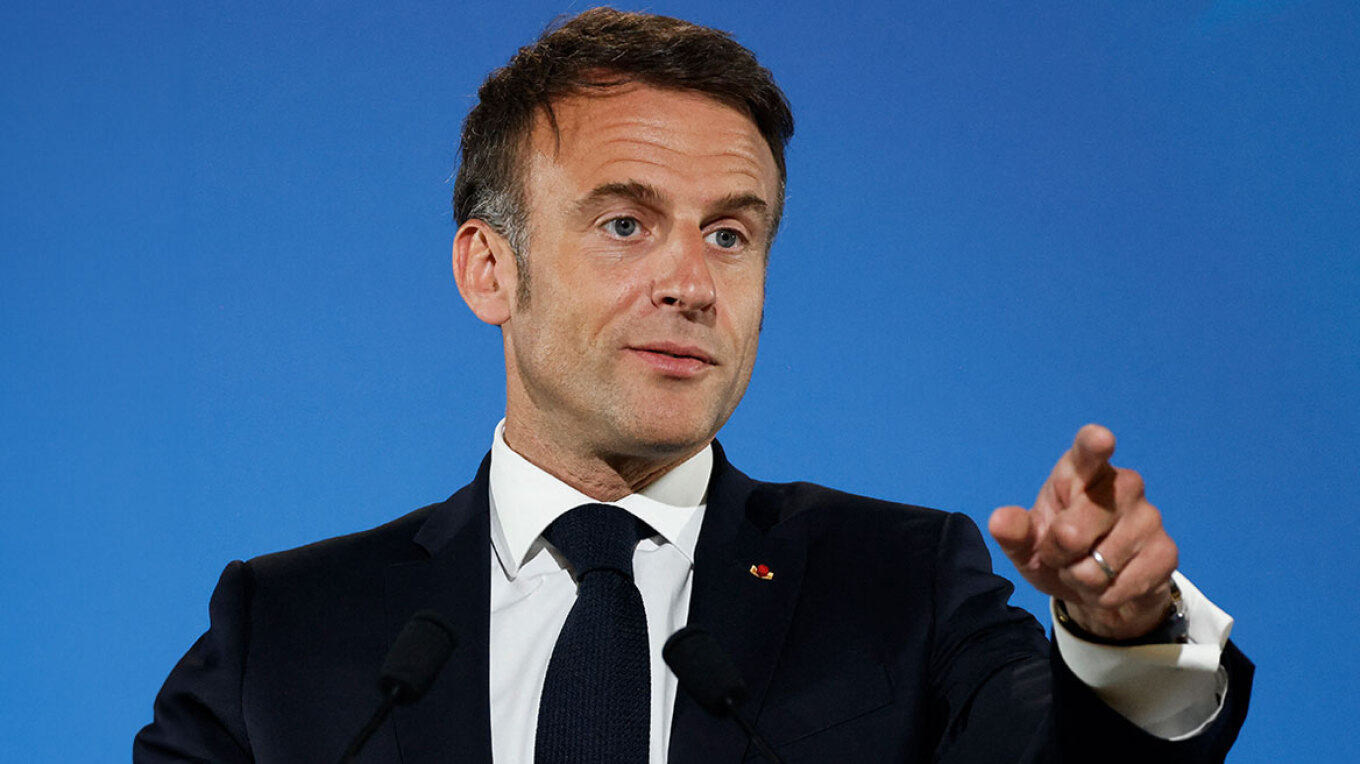 Μακρόν: Να ανοίξουμε διάλογο για πυρηνικά της Γαλλίας κατά της Ρωσίας