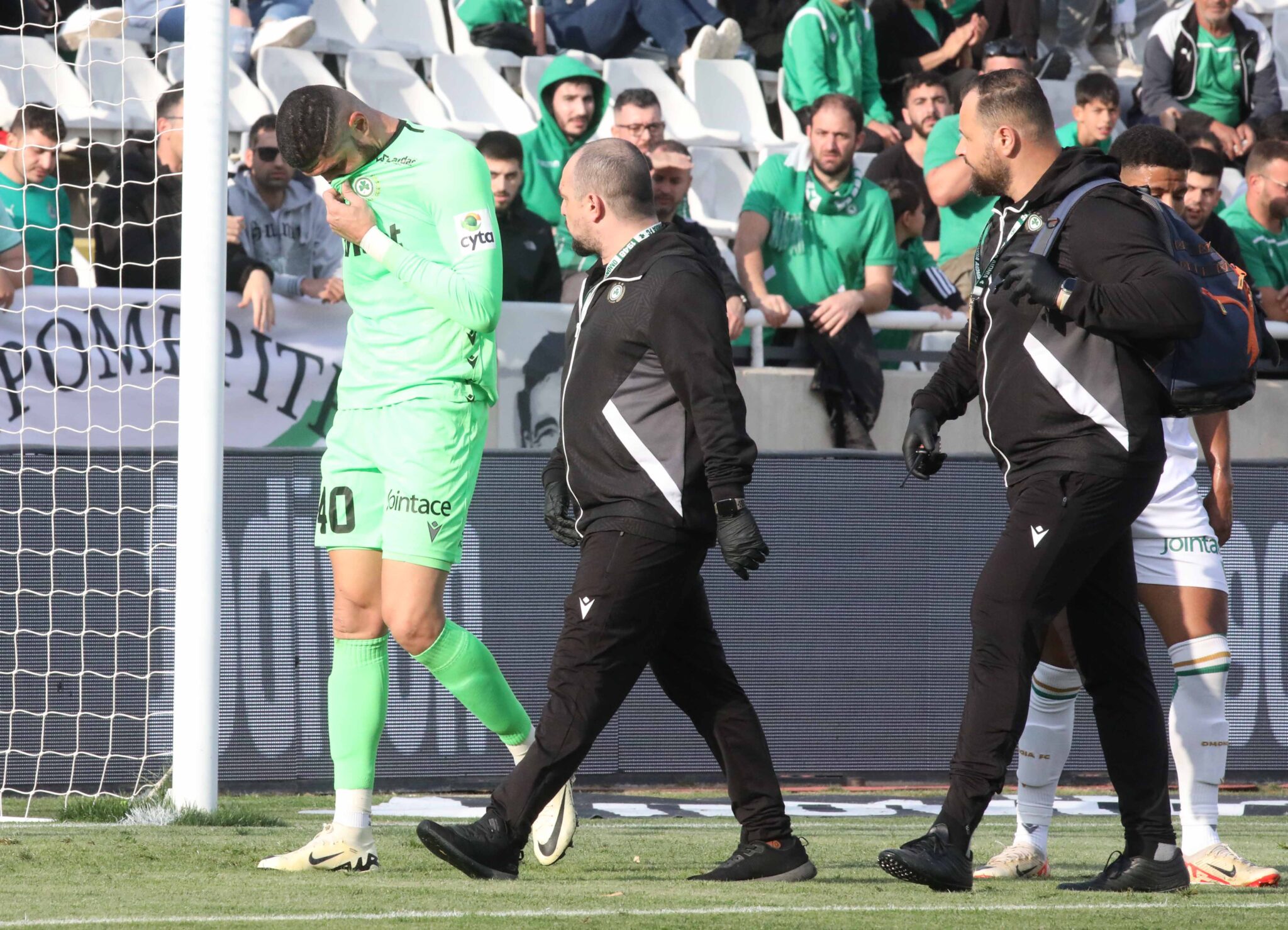 Συναγερμός στην Ομόνοια, αποχώρησε με δάκρυα στα μάτια ο Φαμπιάνο