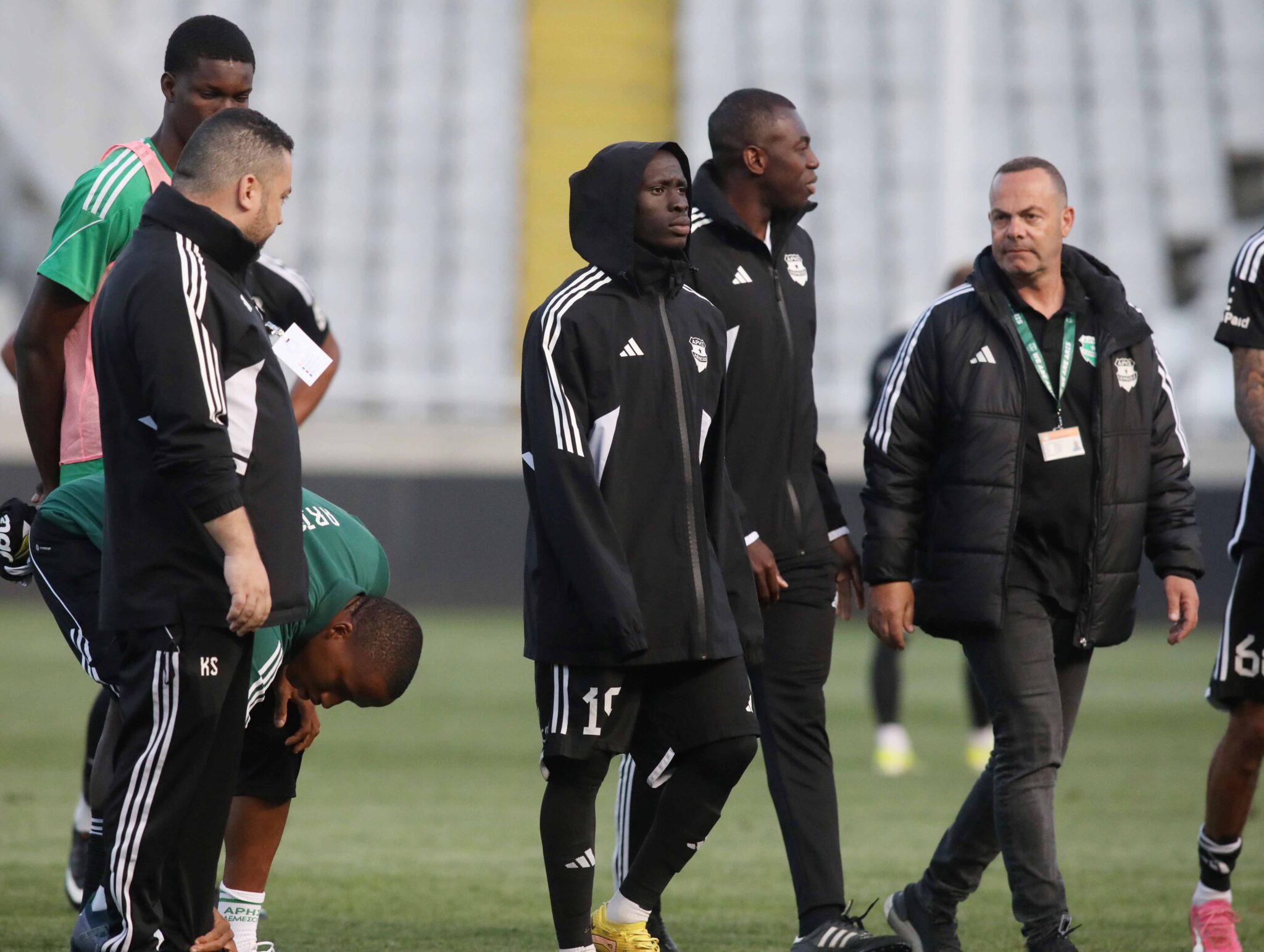 Δεν… μιλάνε για την πρώτη θέση στον Άρη, η απόφαση για δύο και ο Μαγιαμπέλα