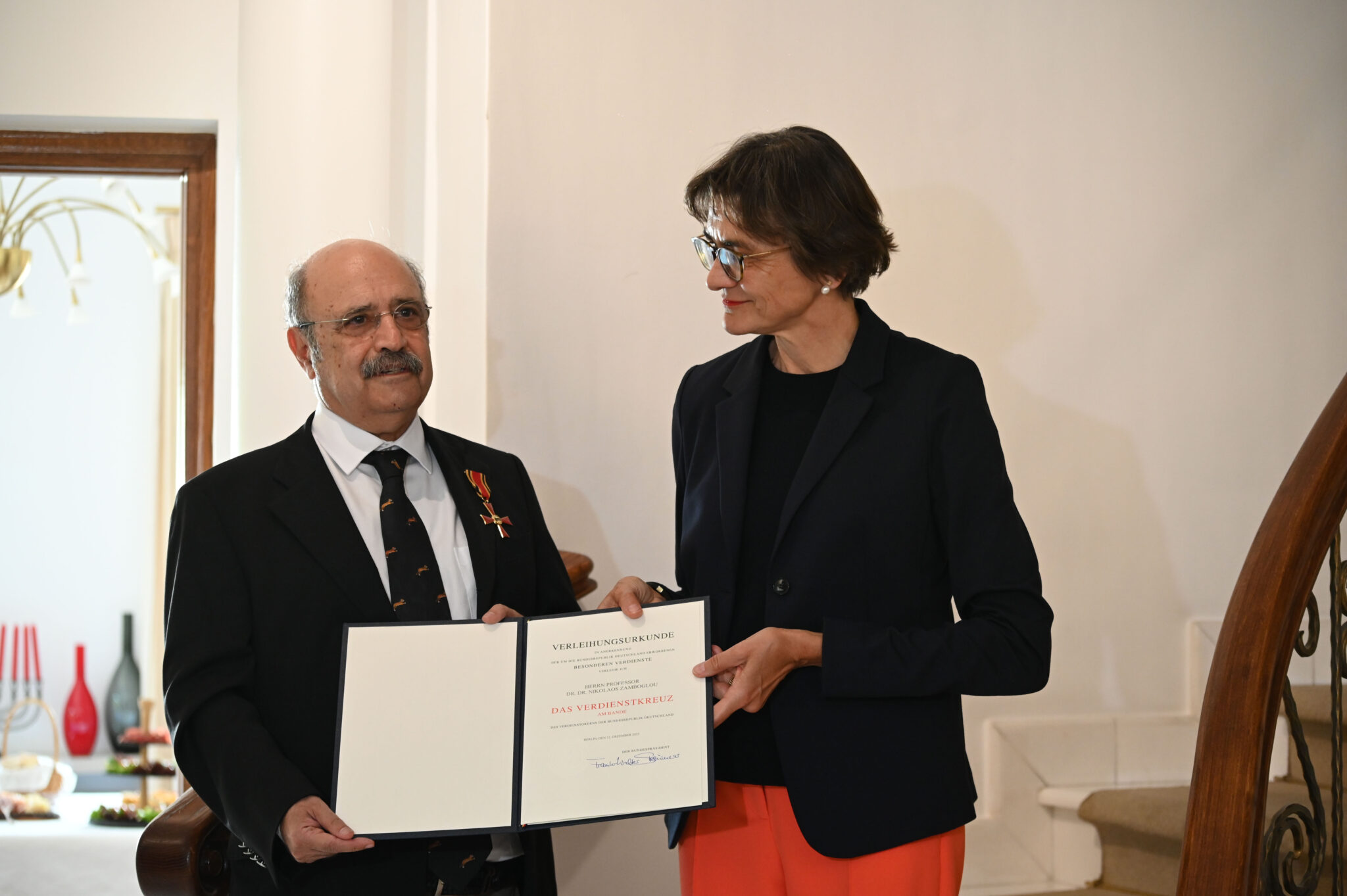 Με τον Σταυρό του Τάγματος Αξίας της Γερμανίας τιμήθηκε ο Καθηγητής Ν. Ζάμπογλου