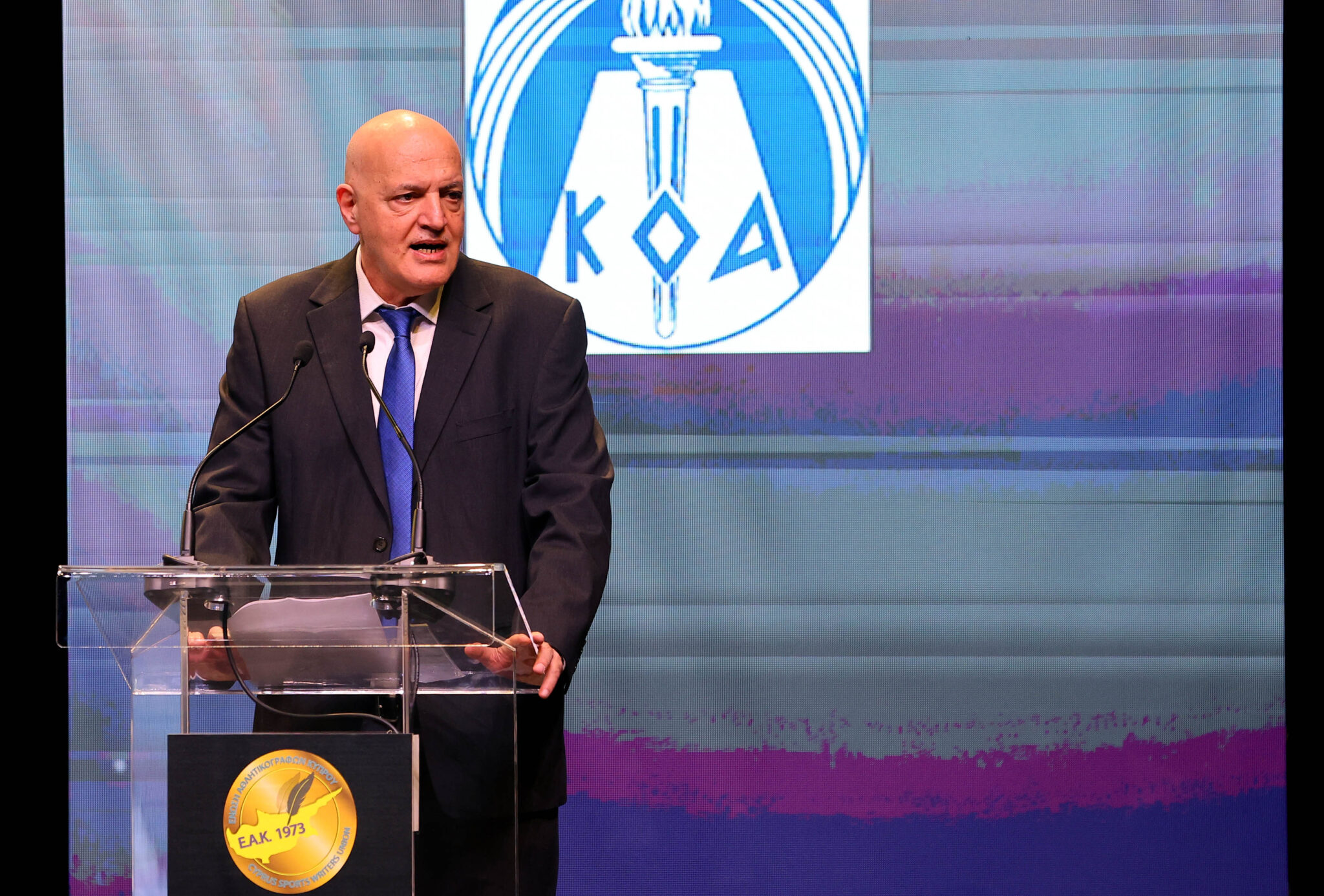Ο ΚΟΑ παγοποιεί τη χρηματοδότηση των υπό διερεύνηση αθλητικών ομοσπονδιών