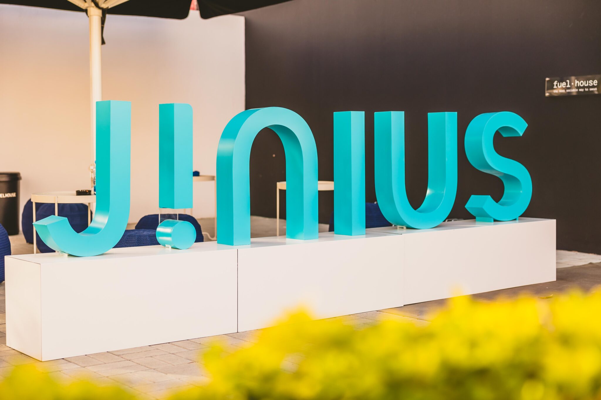 Jinius Marketplace launch: Η νέα πλατφόρμα που φέρνει όλη την αγορά στα χέρια
